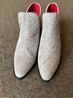 Women's Speckled Cowhide Booties